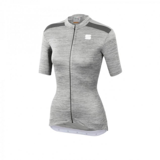 Sportful Giara Jersey Dames kopen bij Banierhuis, de grootste Fietsenwinkel in Utrecht. Sportful Giara Jersey Dames kopen bij Banierhuis, de grootste Fietsenwinkel in Utrecht.
