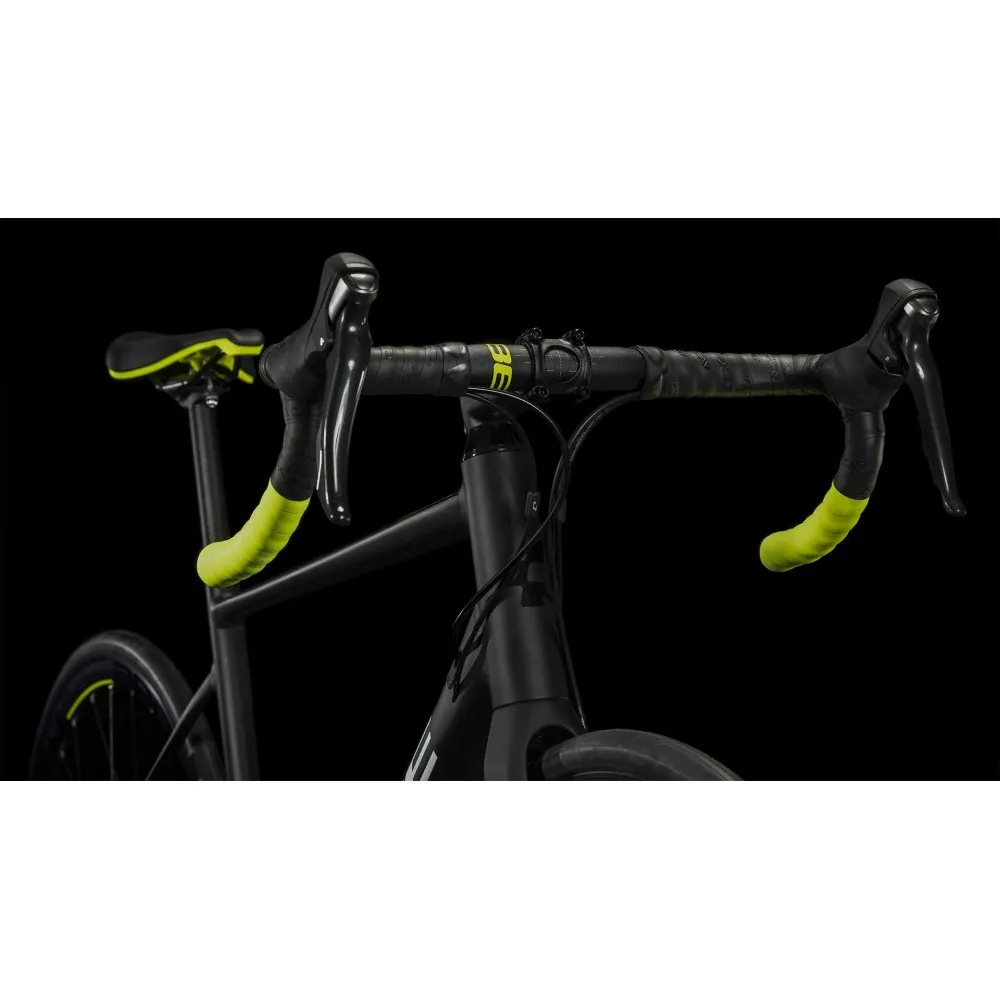 Cube Attain Race heren kopen bij Banierhuis, de grootste Fietsenwinkel in Utrecht.