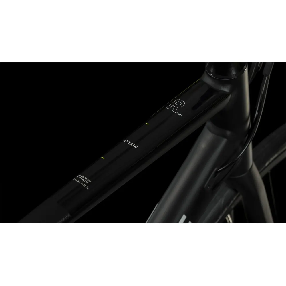 Cube Attain Race heren kopen bij Banierhuis, de grootste Fietsenwinkel in Utrecht.